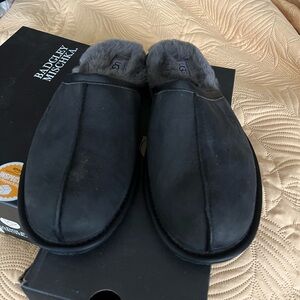 UGG Men's Scuff Leather Slipper